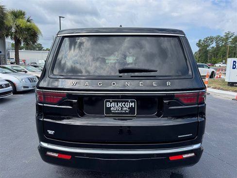 Used 2024 Jeep Wagoneer Series II w/ Flexible Seating Group AWD/4WD image 7