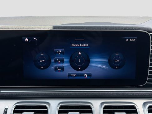 Used 2024 Mercedes-Benz GLE 350 4MATIC image 34