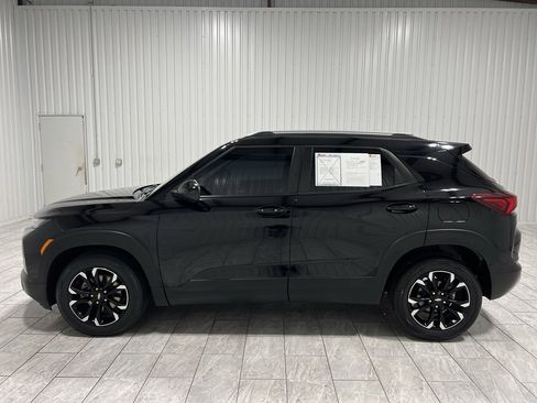 Used 2022 Chevrolet TrailBlazer LT w/ LPO, Blackout Package image 2