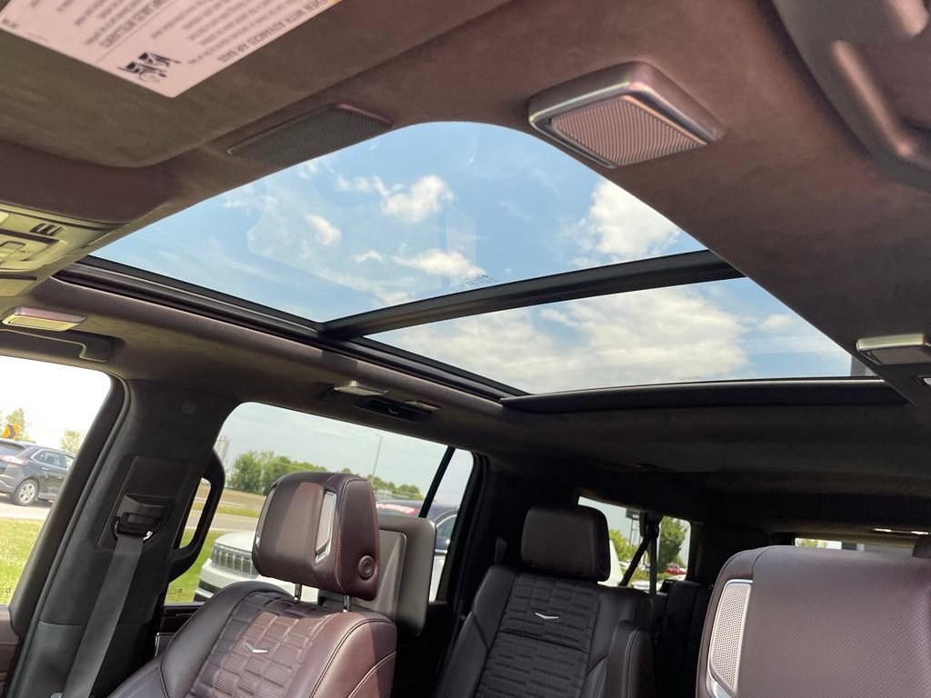 Used 2022 Cadillac Escalade ESV Sport Platinum AWD/4WD image 24