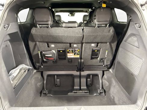 Certified 2025 Toyota Sienna Platinum image 41