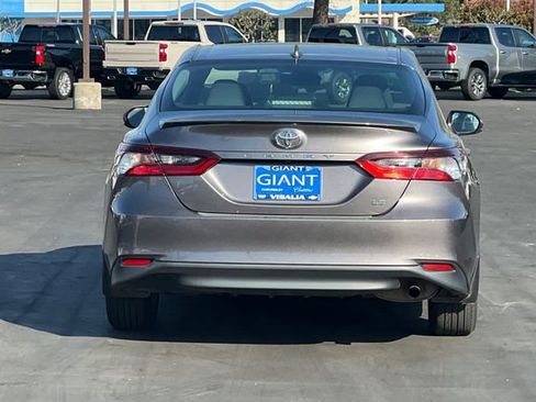 Used 2023 Toyota Camry LE image 5