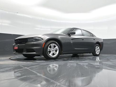 Used 2019 Dodge Charger SXT image 39