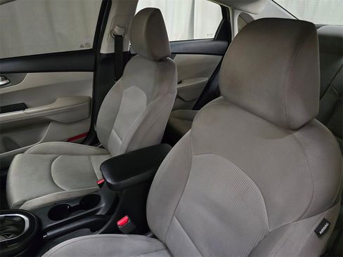 Used 2019 Kia Forte LXS image 22