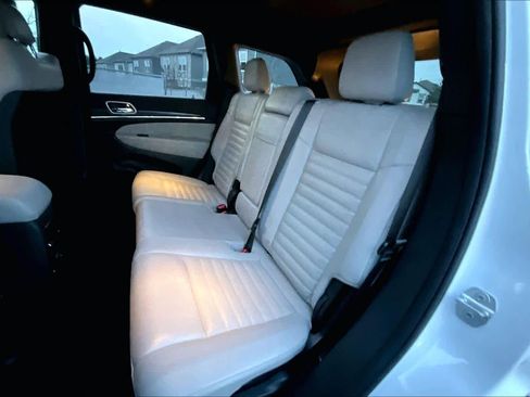 Used 2018 Jeep Grand Cherokee Limited image 18