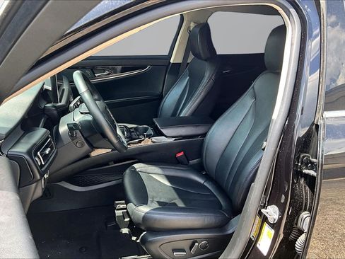 Used 2023 Lincoln Nautilus AWD w/ Premium Package image 15