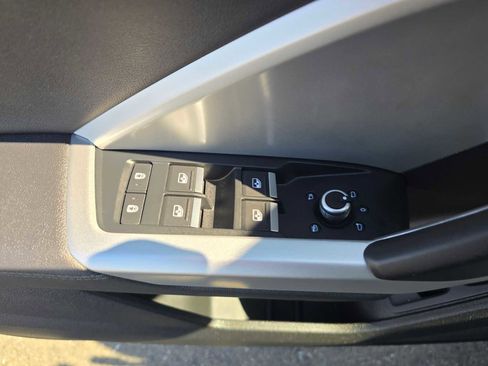 New 2025 Audi Q3 2.0T Premium image 23