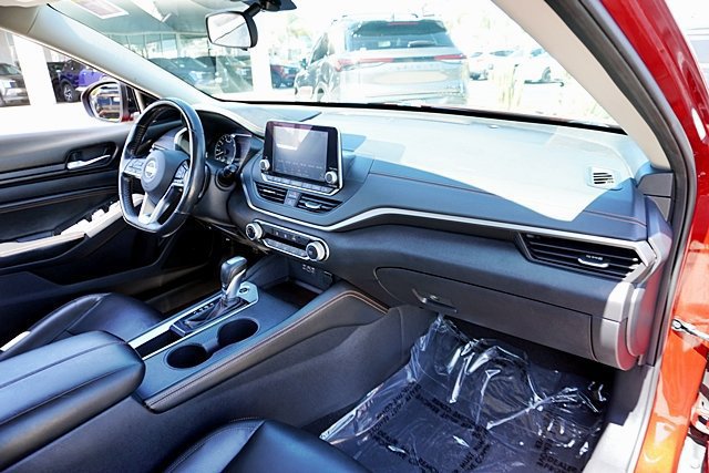 Used 2020 Nissan Altima 2.5 SR FWD image 17