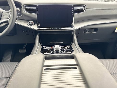 New 2025 Jeep Wagoneer Series II image 6