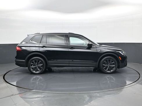 Used 2022 Volkswagen Tiguan SE image 4