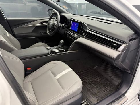 Used 2025 Toyota Camry SE w/ Convenience Package AWD/4WD image 70