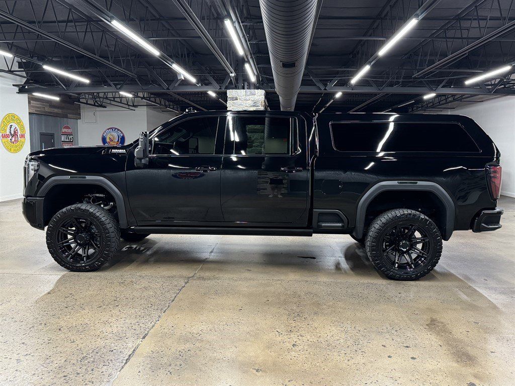 Used 2024 GMC Sierra 2500 AT4 w/ AT4 Premium Plus Package AWD/4WD image 4
