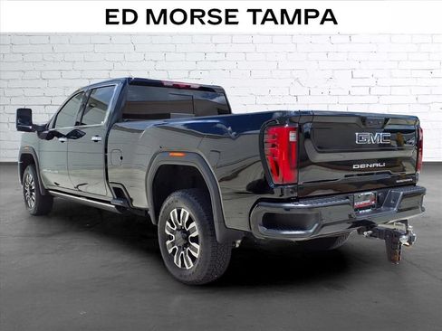 Used 2025 GMC Sierra 3500 Denali Ultimate AWD/4WD image 3