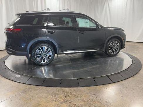 Certified 2026 INFINITI QX60 Luxe w/ Family Package image 2