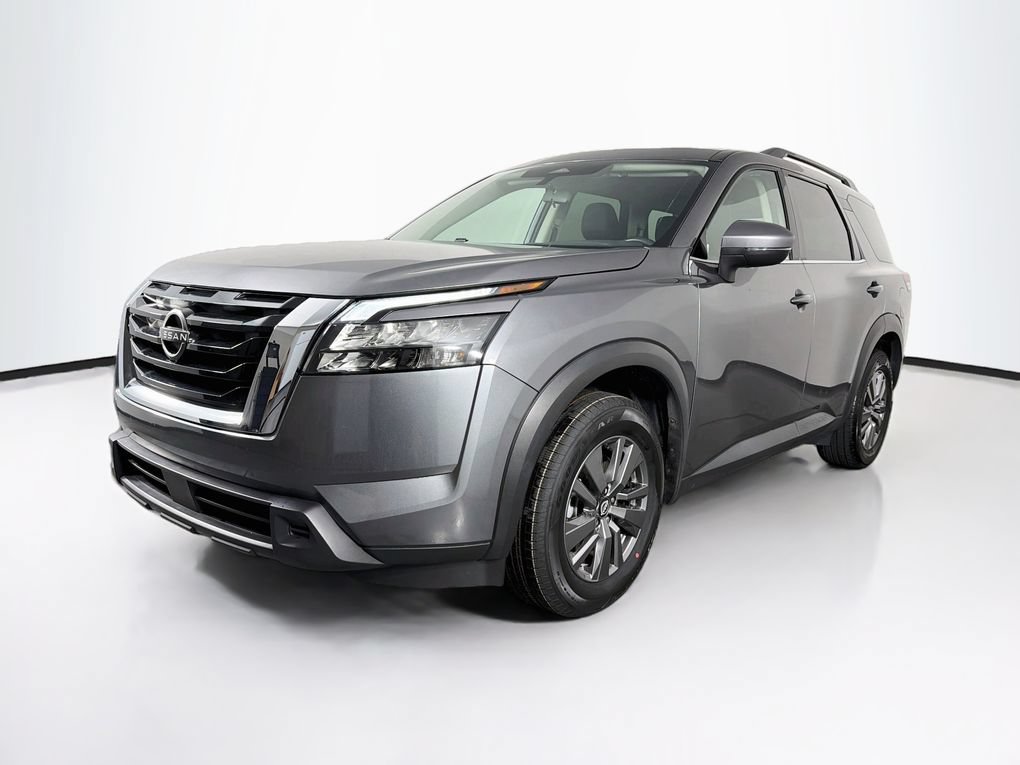 Used 2025 Nissan Pathfinder SV FWD image 3