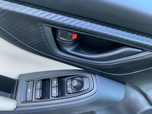 Used 2017 Subaru Impreza 2.0i Premium image 12