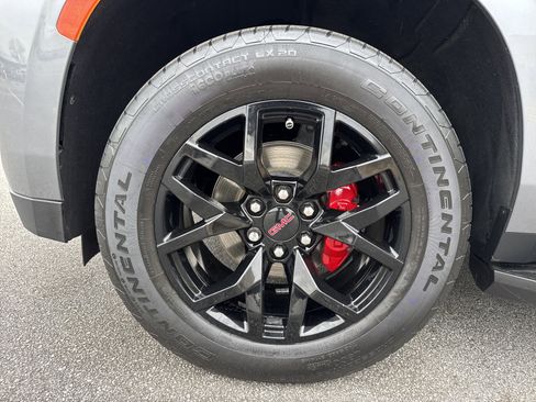 Used 2022 GMC Yukon XL SLT w/ SLT Luxury Package image 13