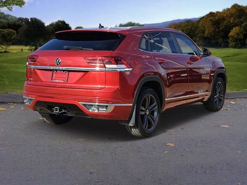 Used 2021 Volkswagen Atlas Cross Sport SE w/ Panoramic Sunroof Package image 4