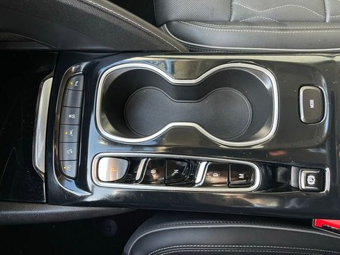 Used 2022 Buick Envision Avenir w/ Premium Seat Package image 20