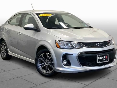 Used 2020 Chevrolet Sonic LT w/ Convenience Package image 2