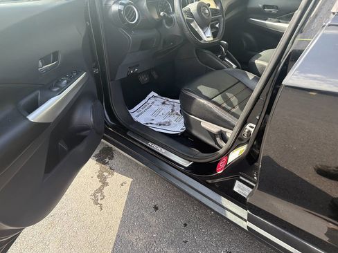 Used 2019 Nissan Kicks SR w/ SR Premium Package FWD image 11