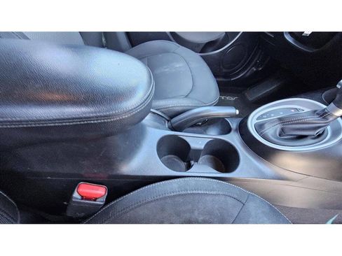 Used 2017 Kia Soul + image 19