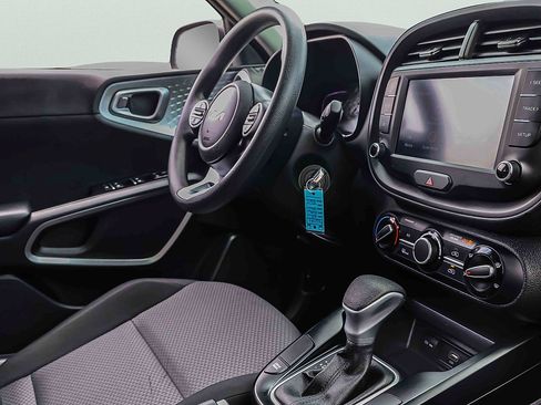 Certified 2025 Kia Soul LX w/ LX Technology Package FWD image 12