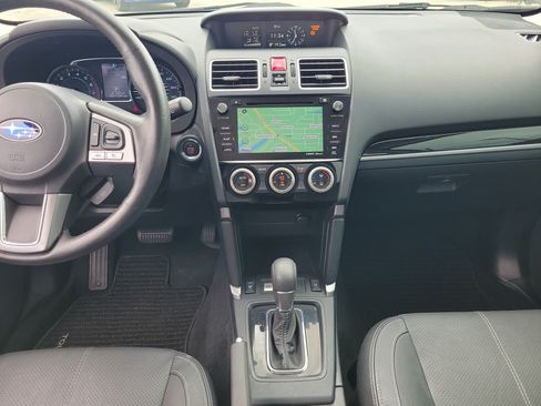 Used 2018 Subaru Forester 2.5i Touring AWD/4WD image 15