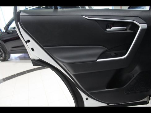 Used 2023 Toyota RAV4 XLE Premium image 18