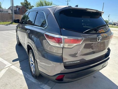 Used 2015 Toyota Highlander XLE FWD image 15