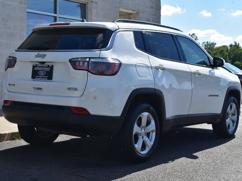 Used 2018 Jeep Compass Latitude w/ Cold Weather Group AWD/4WD image 15