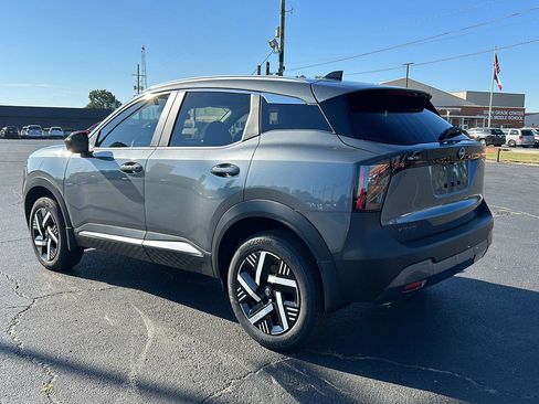 New 2026 Nissan Kicks SV w/ SV Premium Package image 4