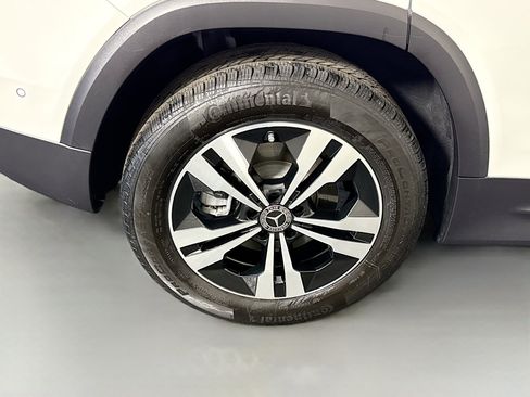 Used 2025 Mercedes-Benz GLB 250 image 33