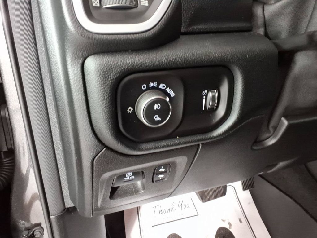 Used 2022 RAM 1500 Big Horn AWD/4WD image 16