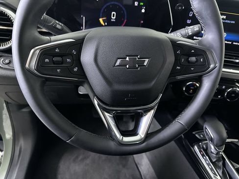 Used 2025 Chevrolet Trax ACTIV w/ Driver Confidence Package FWD image 11