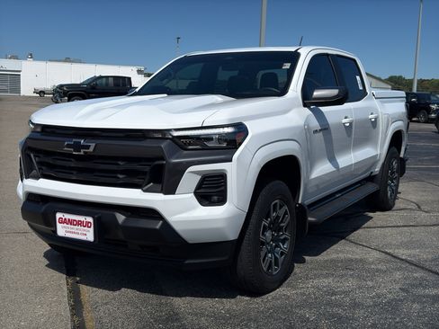 Certified 2023 Chevrolet Colorado LT w/ LT Convenience Package III AWD/4WD image 2