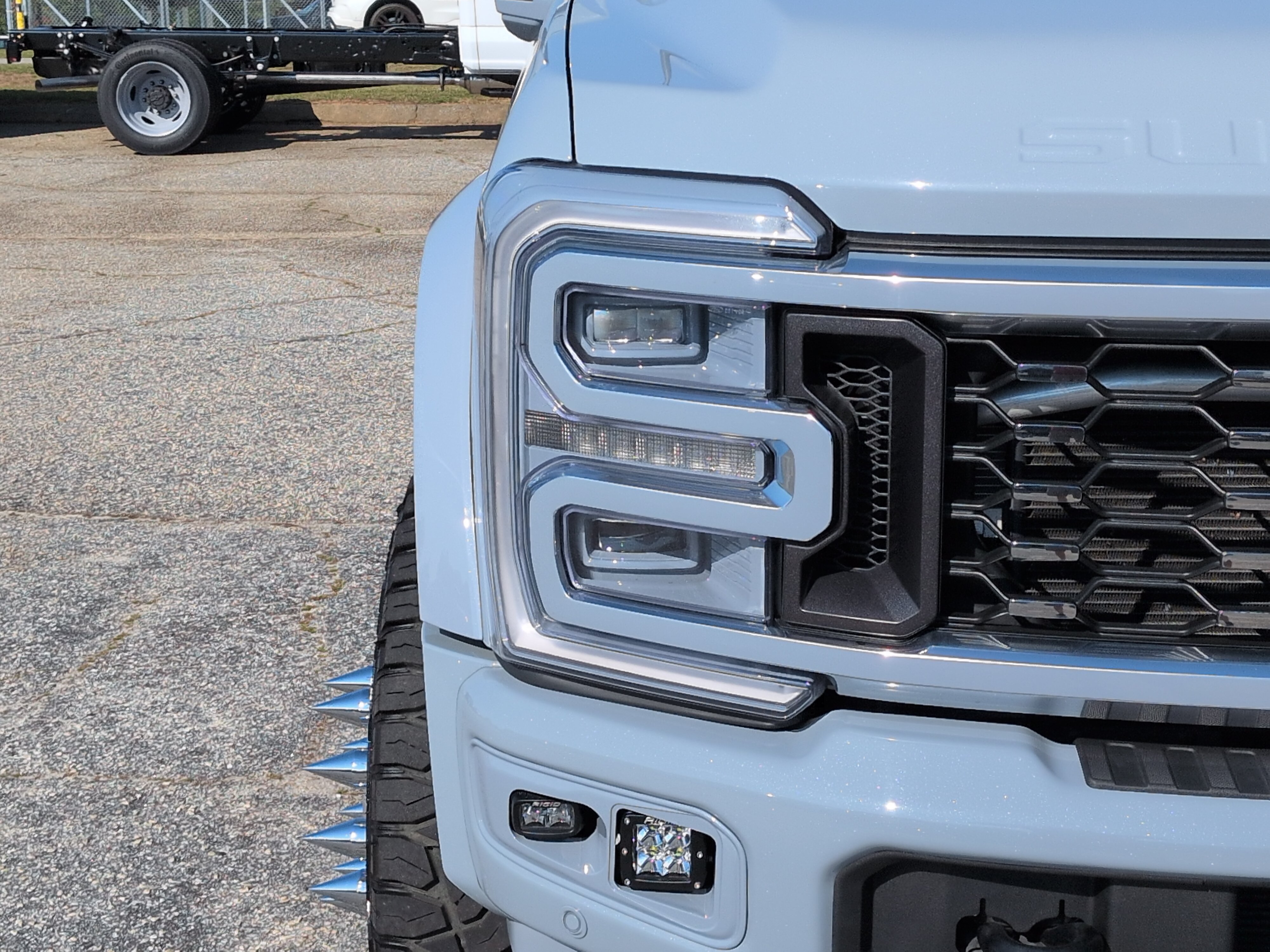 Used 2025 Ford F450 Platinum w/ FX4 Off-Road Package AWD/4WD image 8