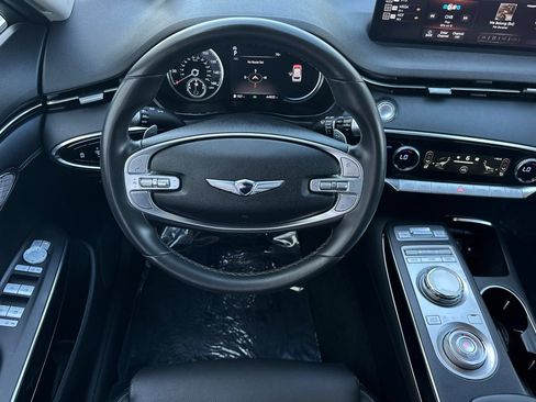 Used 2025 Genesis GV70 2.5T AWD/4WD image 17