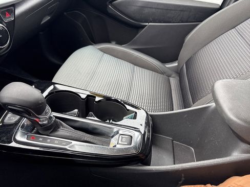 Used 2025 Chevrolet Trax LT w/ LT Convenience Package image 21