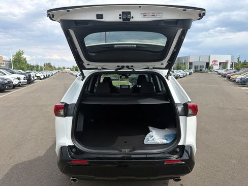 Used 2025 Toyota RAV4 SE AWD/4WD image 16