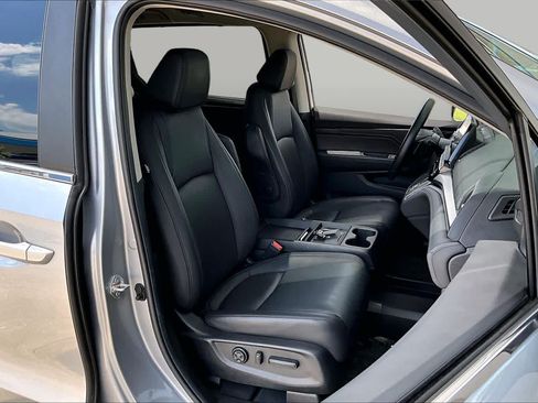 Certified 2025 Honda Odyssey EX-L image 9