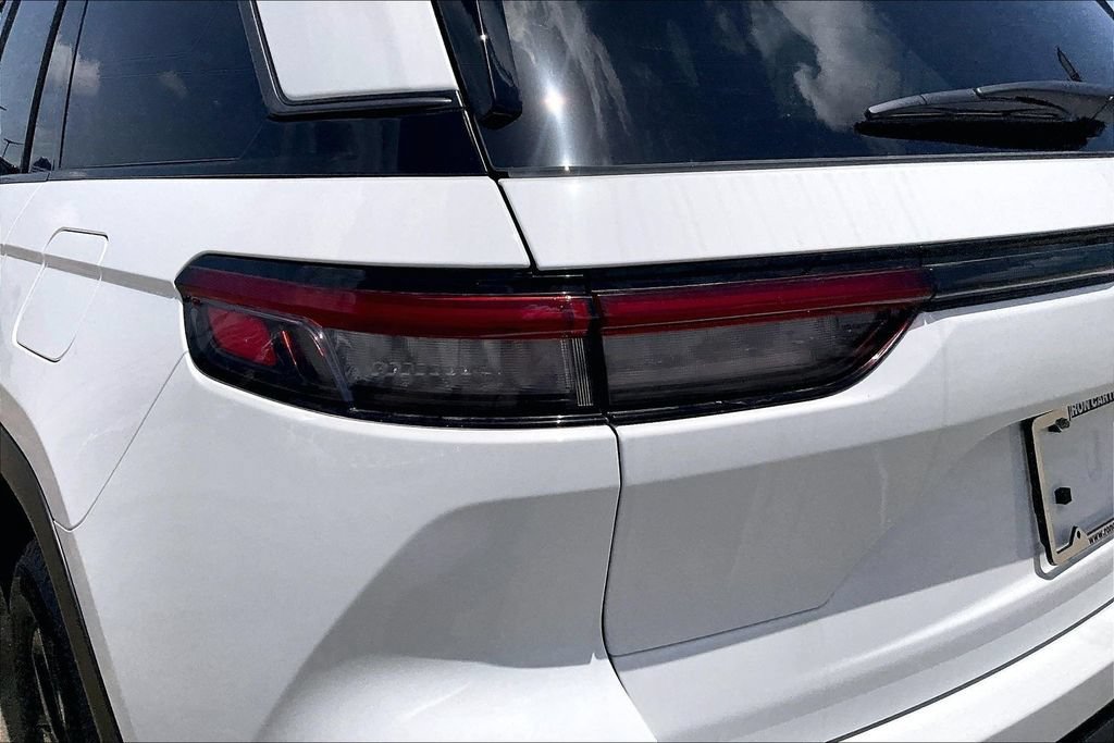 New 2026 Jeep Grand Cherokee Altitude RWD image 21