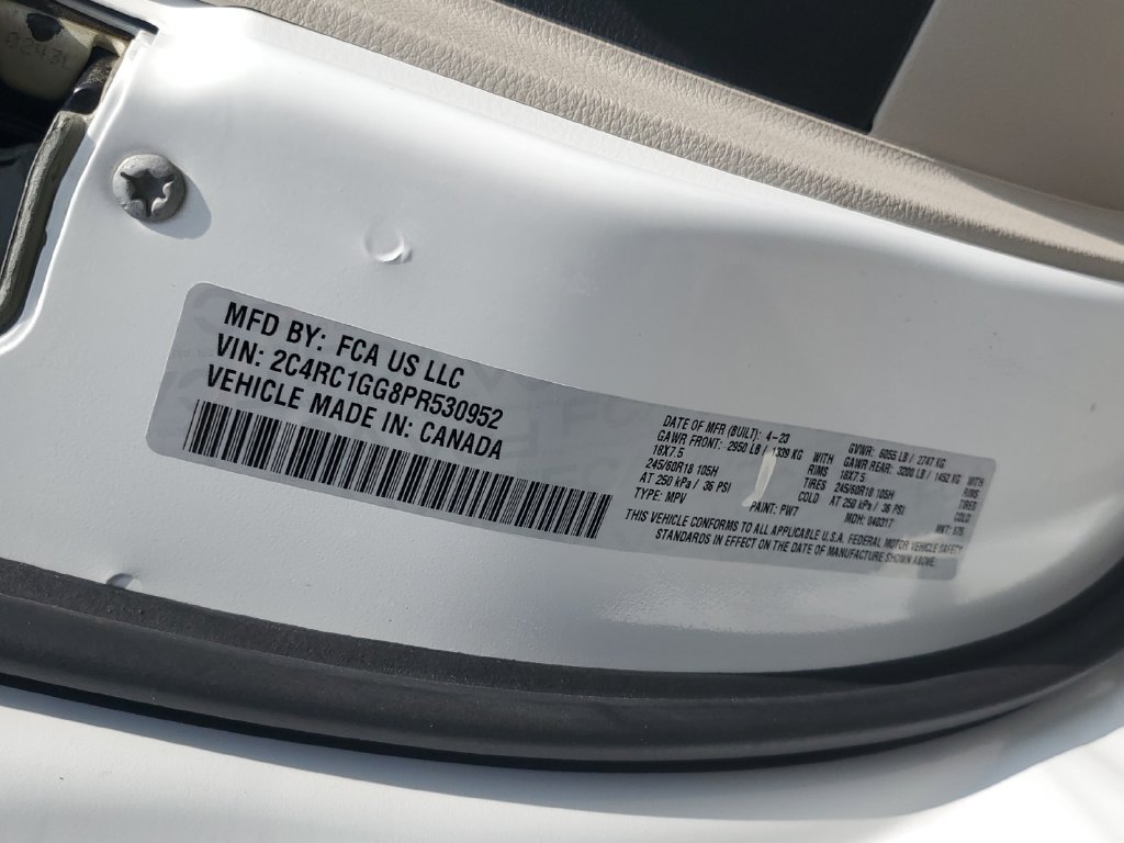 Used 2023 Chrysler Pacifica Limited FWD image 27