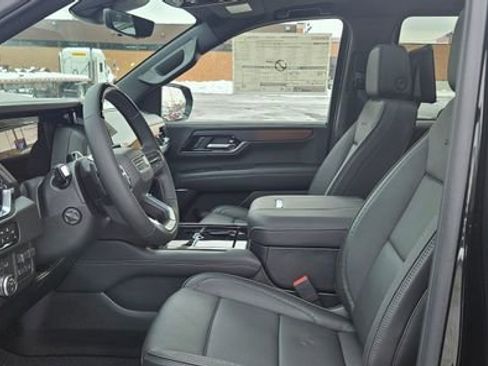 New 2026 GMC Yukon Denali w/ Denali Reserve Package image 14