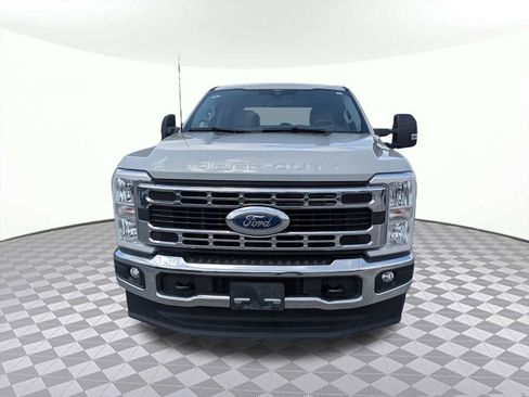 Used 2025 Ford F250 XLT image 8