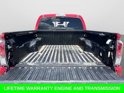 Used 2021 Toyota Tacoma TRD Off-Road w/ Technology Package AWD/4WD image 12