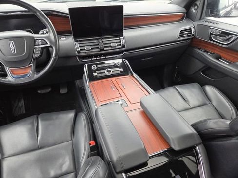 Used 2024 Lincoln Navigator Premiere image 37