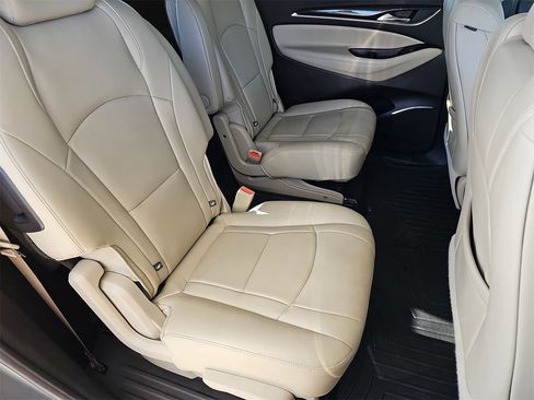 Used 2019 Buick Enclave Essence image 15