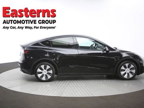 Used 2021 Tesla Model Y Long Range AWD/4WD image 39