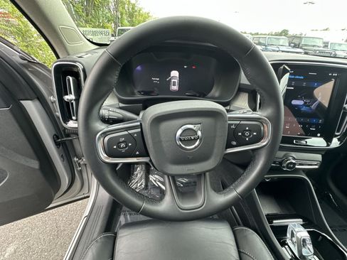 Used 2023 Volvo XC40 B5 Plus w/ Protection Package Premier AWD/4WD image 24